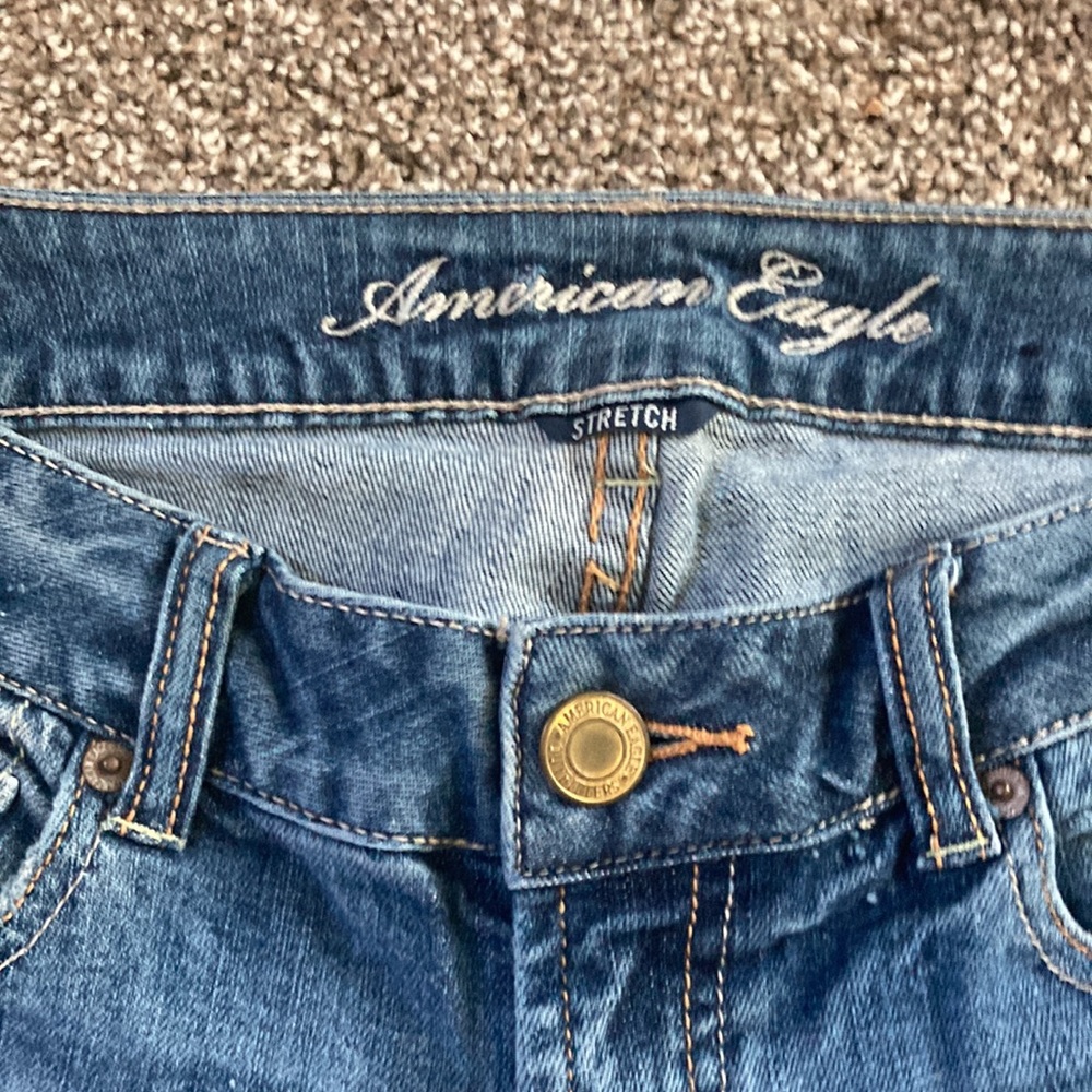 American Eagle boyfriend jeans.  Size 6 in great condition - Picture 4 of 7